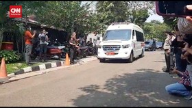 VIDEO: Detik-detik Kedatangan Jenazah Tjahjo Kumolo di Rumah Duka