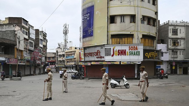 Pejabat dan sejumlah warga mengungkapkan situasi di Kota Udaipur, usai sepekan lockdown karena kasus pemenggalan terhadap penjahit Hindu.