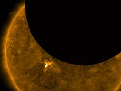 Gambar Menakjubkan Gerhana dari Luar Angkasa Dipotret NASA