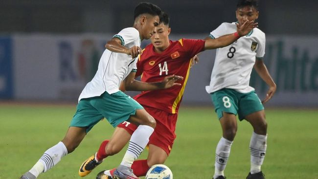 Vietnam diprediksi bakal raih kemenangan tipis lewat serangan balik lawan Timnas Indonesia pada leg pertama semifinal Piala AFF 2022.