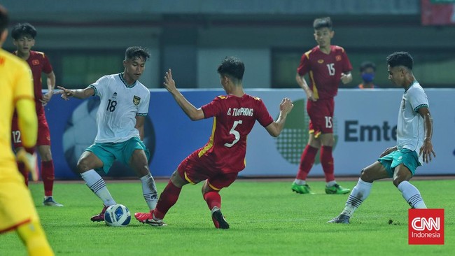 Pelatih Timnas Indonesia U-19 Shin Tae Yong mengungkap kekurangan pemain saat harus bermain imabng lawan Vietnam di Piala AFF U-19 2022.