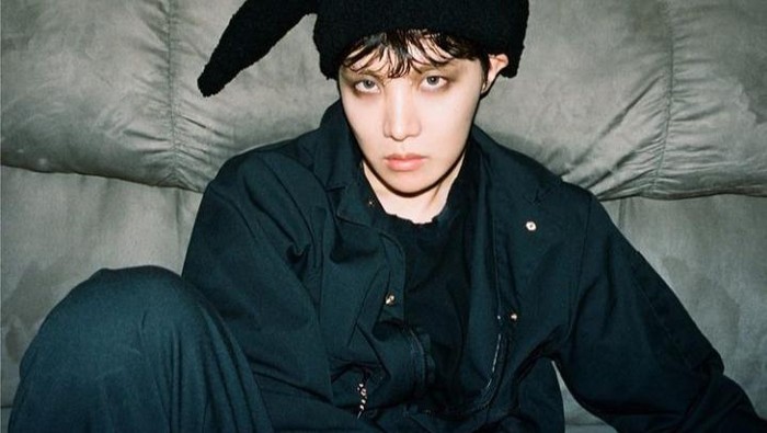 Simak Pesona Baru J-Hope BTS dalam Pre-Release Single Solo Terbarunya, 