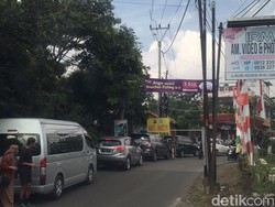 Lembang Langganan Macet, Wisatawan: Saatnya Pelebaran Jalan Kali Ya?