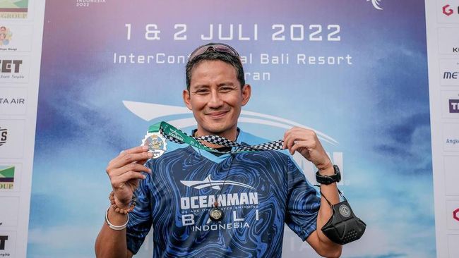 Berdayakan UMKM Lokal, Menparekraf Dukung Wisata Olahraga Menparekraf Sandiaga mengatakan, ratusan peserta Oceanman Bali dari dalam dan luar negeri banyak yang mengajak keluarga untuk berwisata.