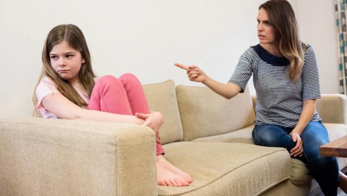 Ibu dan Anak Perempuan Lebih Rentan Bertengkar, Ternyata Ini Penyebabnya!