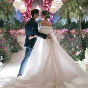 Inspirasi Deretan Wedding Dress Putih yang Cantik dengan Detail Memesona, Bikin Tampilanmu Bak Princess!