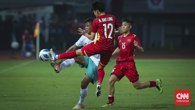 Perwakilan konfederasi sepak bola Asia Tenggara (AFF) melarang wartawan bertanya soal insiden fair play