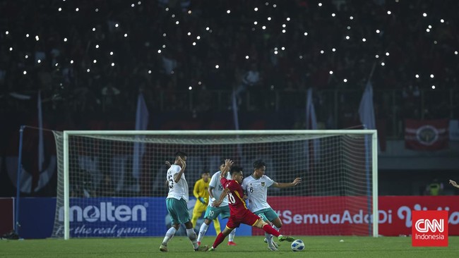 Timnas Indonesia U-19 akan melawan Brunei Darussalam pada pertandingan Grup A Piala AFF U-19 2022, Senin (4/7) dan berikut link live streaming laga tersebut.