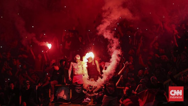 Pelatih Timnas Indonesia U-19 Shin Tae Yong meminta supporter tidak menyalakan flare atau suar selama pertandingan berlangsung.