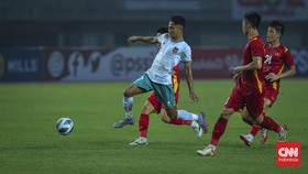 img-title Tak Peduli Kalah, Deinze Antusias Pamer Foto Debut Marselino