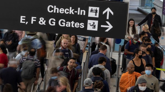 Ancaman bom berupa paket mencurigakan ditemukan di Terminal International Bandara San Francisco Amerika Serikat.