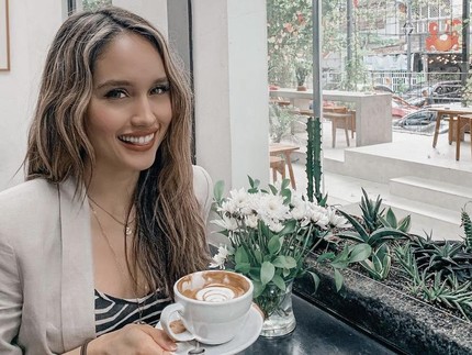 Cinta Laura Bangga Bisa Tampil 'Mahal' Tanpa Barang Branded