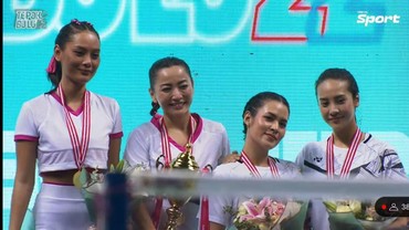 img-title Erika dan Hesti Kalahkan Raisa-Anya pada Pertandingan Bulutangkis Tepok Bulu