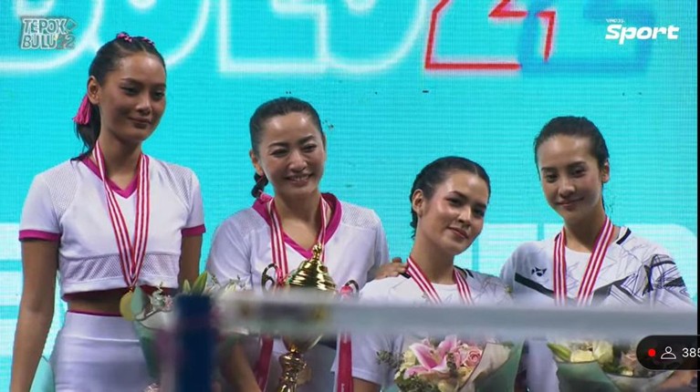Pertandingan Tepok Bulu Pertandingan Tepok Bulu
