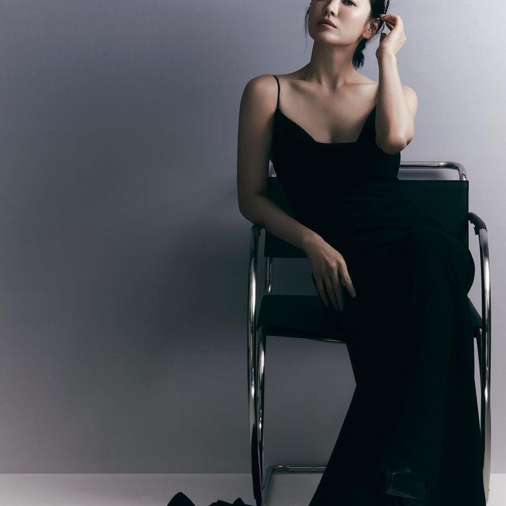 <p>Kecantikan Song Hye Kyo memang telah diakui banyak orang. Tercatat dia sudah bebarapa kali masuk daftar wanita tercantik di dunia lho, Bunda. (Foto: Instagram @kyo1122)</p>