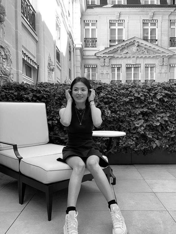 Baru-baru ini, salah satu aktris Korea Selatan kelas A, Song Hye Kyo, menghadiri event dari brand Chaumet di Paris, Prancis./ Foto: instagram.com/kyo1122