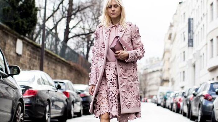 Bosan Pakai Kebaya di Hari Wisuda? Kamu Bisa Mengenakan Pilihan Busana ini untuk Merayakan Kelulusan!