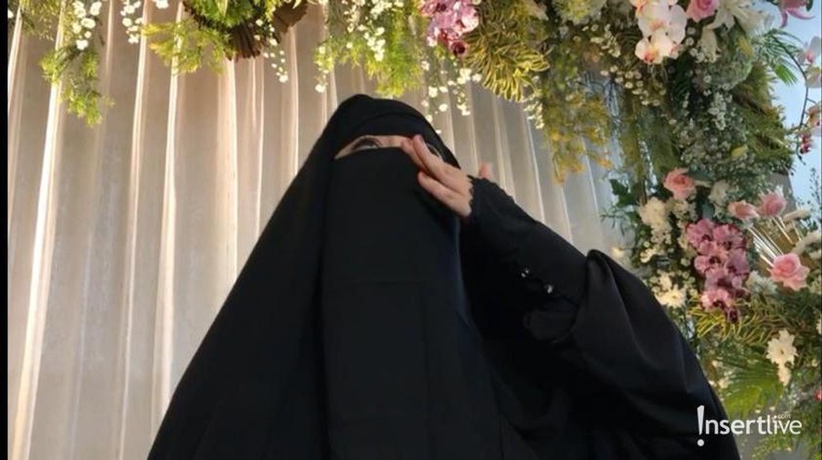Tangis Umi Pipik membicarakan Abidzar