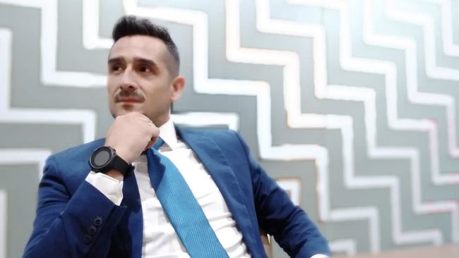 Kronologi Claudio Martinez Diduga Dikeroyok Karyawan Bar Claudio Martinez baru-baru ini diduga menjadi korban pengeroyokan oleh sejumlah karyawan bar di Kuningan, Jakarta Selatan.