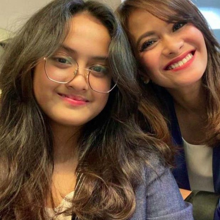 <p>Dari pengalamannya kemudian Ersa Mayori belajar bahwa seharusnya ia juga menyiapkan hati untuk bisa melepaskan anak hidup mandiri. (Foto: Instagram @ersamayori)</p>