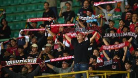 Kaki Pemain Vietnam Gemetar Lihat Suporter Indonesia