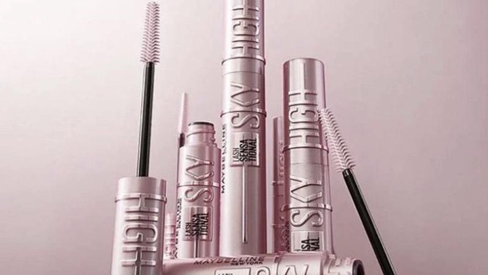 Andalan Baru Buat Tampilan Flawless, Intip Review Maybelline Sky High Waterproof Mascara yang Sempat Viral Ini yuk!