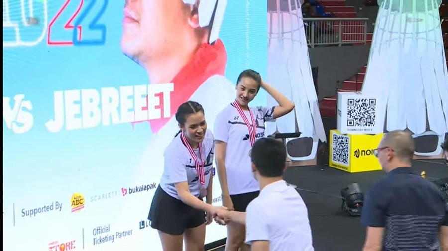 Momen Raisa mengaku nge-fans pada Taufik Hidayat