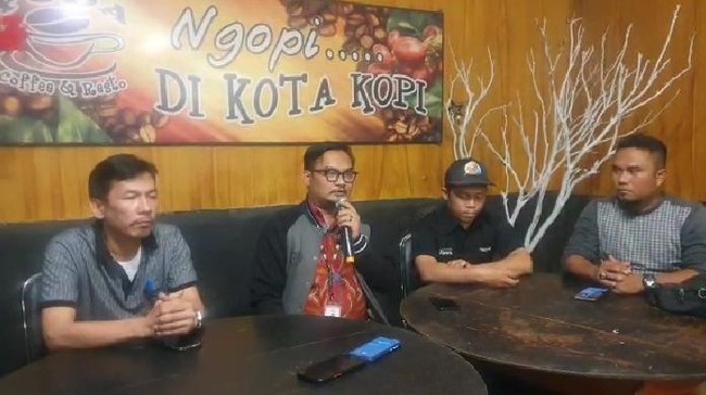 PT Pos Indonrsia langsung meminta maaf atas kejadian keributan di kantor  cabang pembantu Kecamatan Sidikalang, Kabupaten Dairi, Sumatera Utara.