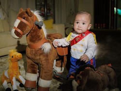 7 Pemotretan Rayyanza Pakai Kostum Pangeran 'Royal Prince of Andara'