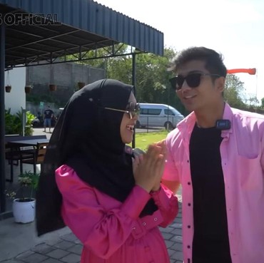 Teuku Ryan Peluk Wanita Lain, Ria Ricis Dukung?