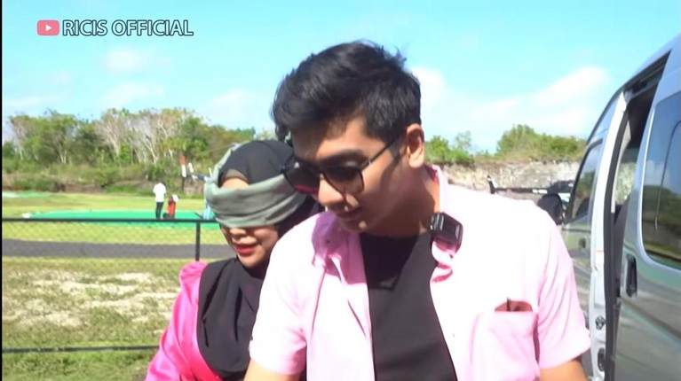 Ria Ricis dan Teuku Ryan Ria Ricis dan Teuku Ryan