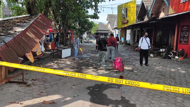Sebutan Gotham City disematkan pada wilayah Babarsari lantaran sering terjadi kasus kriminal. Baru-baru ini juga terjadi bentrokan antarkelompok.