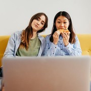 Seru dan Makin Stylish, Yuk Binge Watching Netflix Bareng Bestie dengan Rekomendasi Serial Tentang Fashion Berikut!