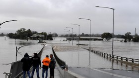FOTO: Puluhan Ribu Warga Diminta Mengungsi karena Sydney Banjir Parah