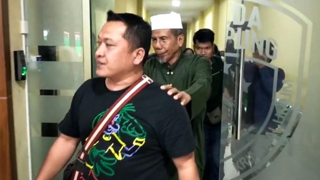 Ditreskrimum Polda Lampung menangkap salah satu anggota Khilafatul Muslimin Kota Bandarlampung, Abu Bakar (71) terkait penyebaran berita bohong.