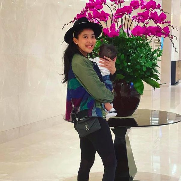 <p>Sejak kelahiran Baby Hydro, media sosial Olivia Zalianty kini dipenuhi foto menggemaskan bersama Si Kecil. (Foto: Instagram @oliviazallianty)</p>