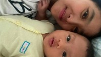 <p>Potret terbaru Olivia Zallianty bersama Baby Hydro. Mirip ya Bun? (Foto: Instagram @oliviazallianty)</p>