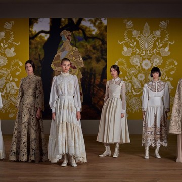 Penuh Detail Cantik, Simak 6 Hal Menarik dari Koleksi Dior Haute Couture Fall 2022