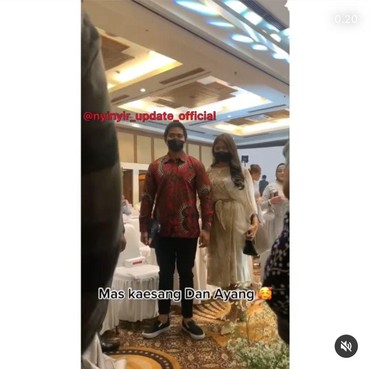 Digandeng Kaesang, Erina Gudono Dicibir Titipan Anak Presiden Saat Ikut PI