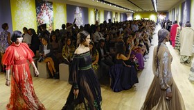 FOTO: Dior dan Senyawa dalam Pohon Kehidupan