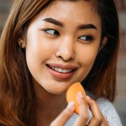 Supaya Nggak Jadi 'Abu-Abu', Ini Cara Pilih Foundation Sesuai Warna dan Jenis Kulit Serta Rekomendasi Produknya!