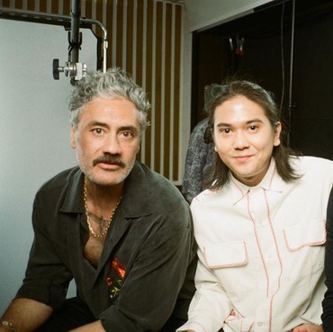 Foto Bareng Artis Hollywood, Unggahan Iqbaal Ramadhan Diserbu Orang Terkenal