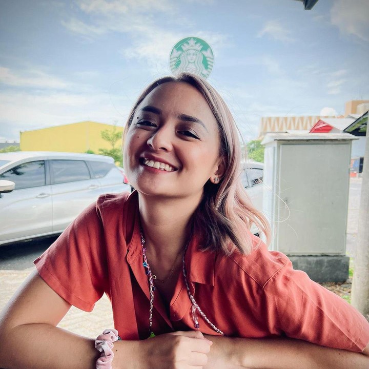 <p>Bisa melihat Joanna kembali ceria seperti dulu bikin senang ya, Bunda. Kita doakan semoga Joanna dan keluarganya sehat selalu, ya. (Instagram @joannaalexandra)</p>