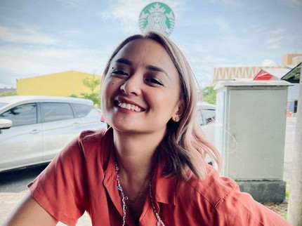 7 Potret Joanna Alexandra, Kini Bisa Tersenyum Kembali Sepeninggalan Suami