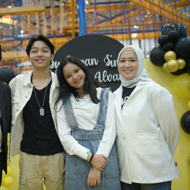 <p>Putra dari Pasha Ungu dan Okie Agustina ini menjadi idola baru remaja, lho. (Foto: Instagram @kiesha.alvaro)<br /><br /><br /></p>