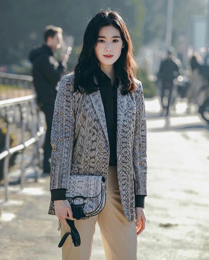 Nama Jung Eun Chae mulai dikenal pada tahun 2013 lalu sekaligus menjadi puncak kariernya setelah ia membintangi sebuah film ber-genre romance drama yang berjudul Nobody's Daughther Haewon./ Foto: instagram.com/jungeunchae_