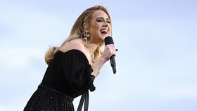 Penyanyi Adele Akui Sudah Bertunangan dengan Rich Paul