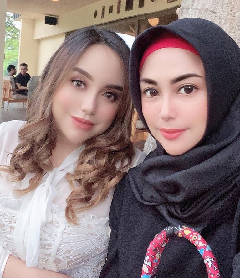 Salmafina dan Heidy Sunan Salmafina dan Heidy Sunan