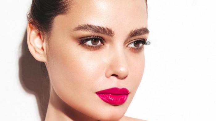 Cara Bikin Tampilan Alis Berserat Versi MUA dan Kreator Konten yang Viral 2022, Ini Caranya!