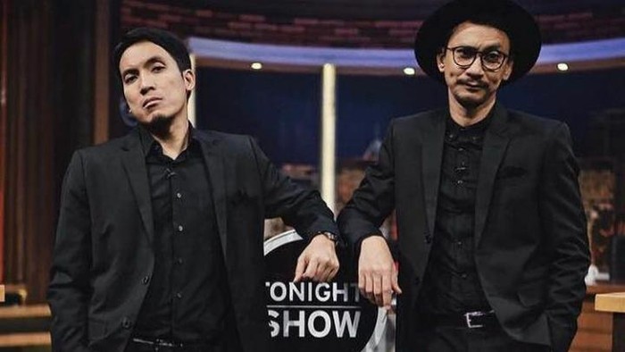 Bagai Lem dan Perangko, Gimana Kecocokan Desta dan Vincent Menurut Kacamata Zodiak?